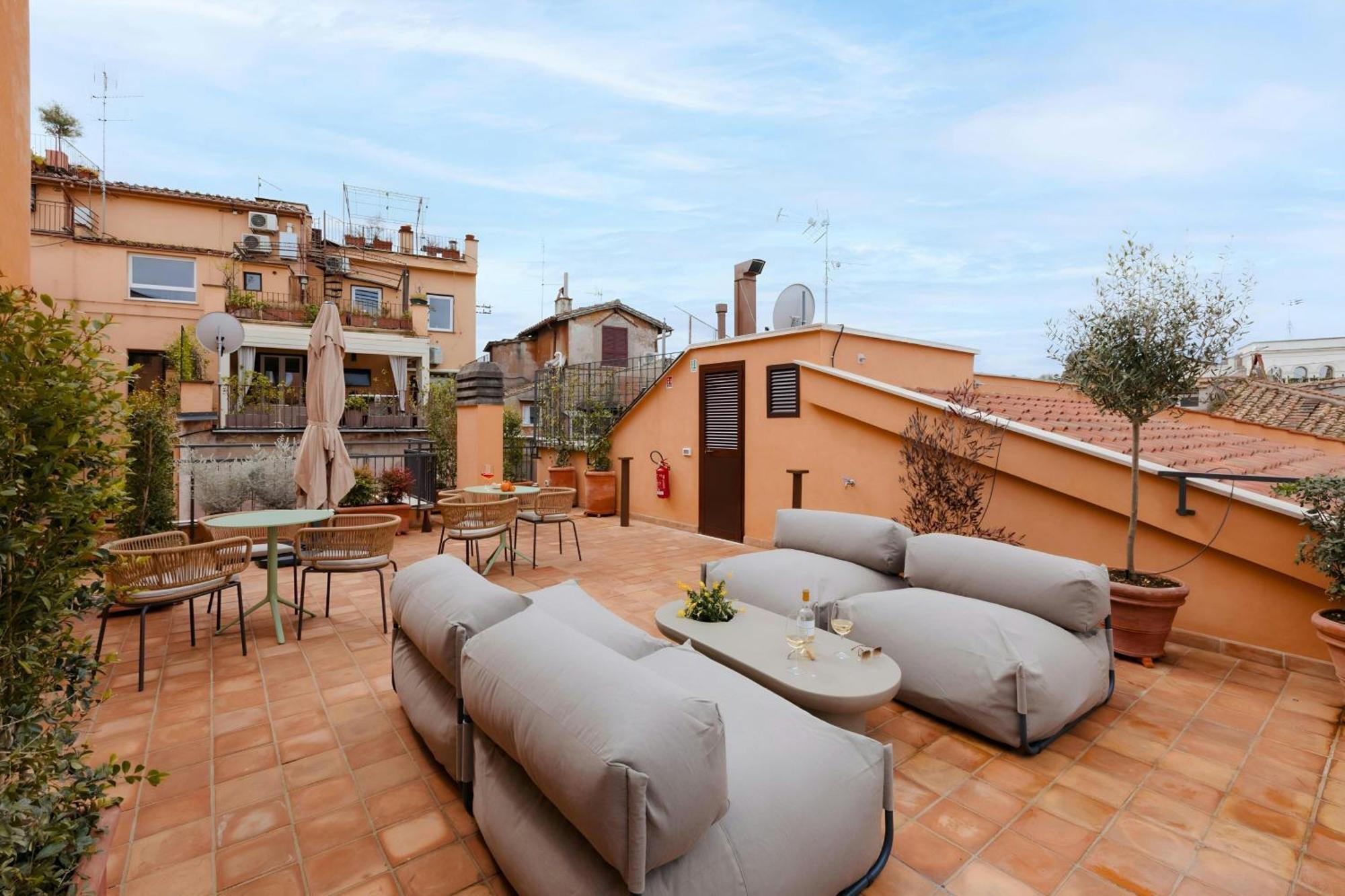 Sonder By Marriott Bonvoy Antinoo Apartments Piazza Del Parlamento Rome Bagian luar foto